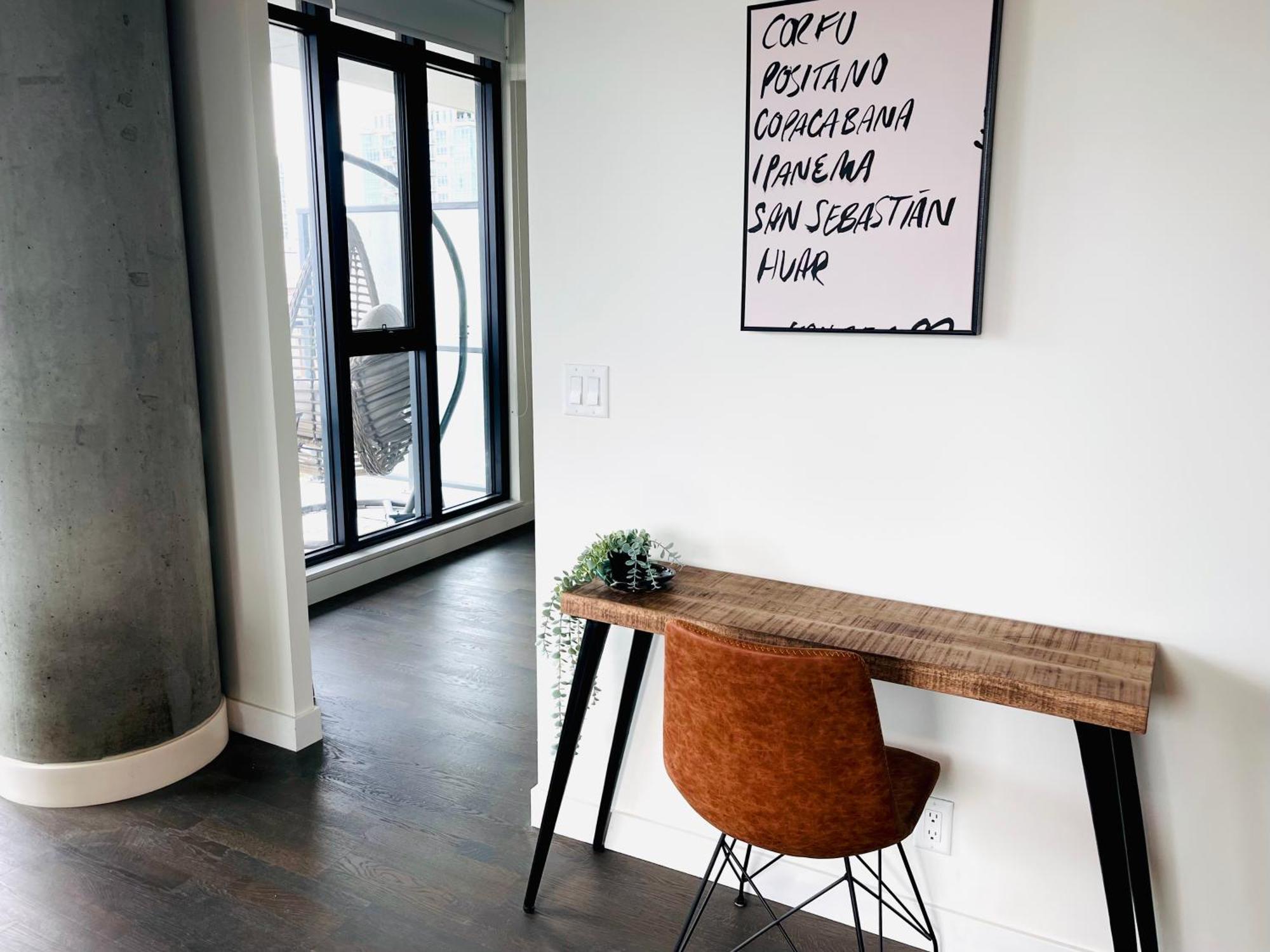 Luxury Dt, 2 Bedroom Deal, Private Balcony, Full Kitchen, Gym - Free Parking YYC Eksteriør bilde