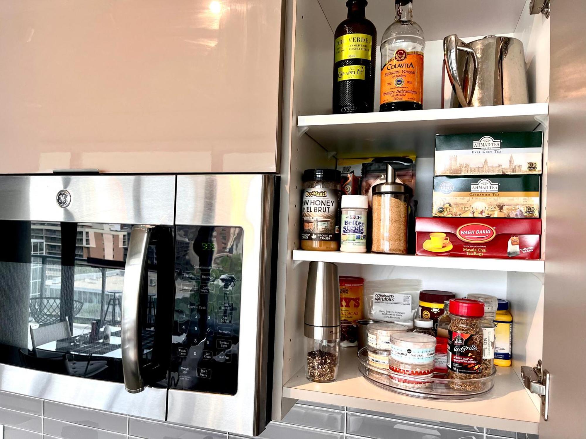 Luxury Dt, 2 Bedroom Deal, Private Balcony, Full Kitchen, Gym - Free Parking YYC Eksteriør bilde